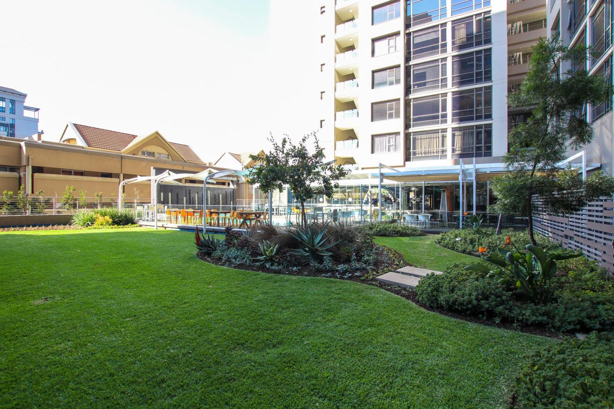 Cgrsa Apartments Sandton Johannesburg Eksteriør billede